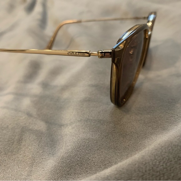 NWT Coach HC7135 Sunglasses, Light Gold/Brown/Light Brown Grey Gradient, 54 mm - Picture 4 of 10